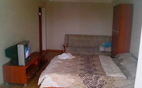 Homelike Flat Near The Iec On Levoberezhnaya
